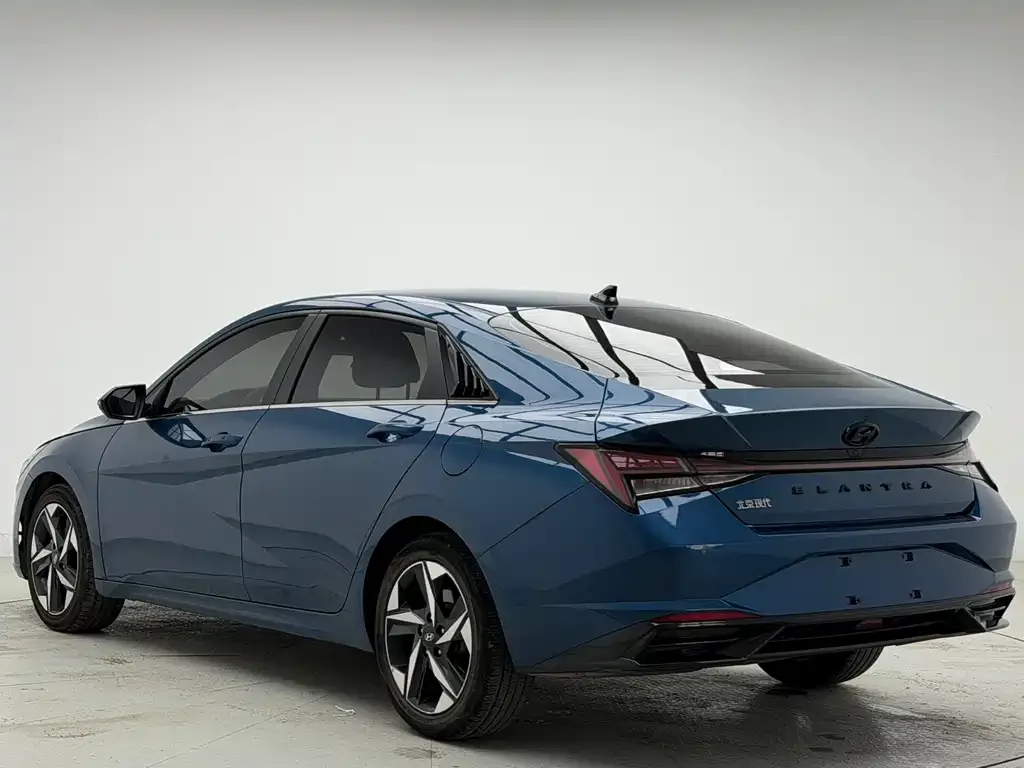 Hyundai Elantra — фото 9