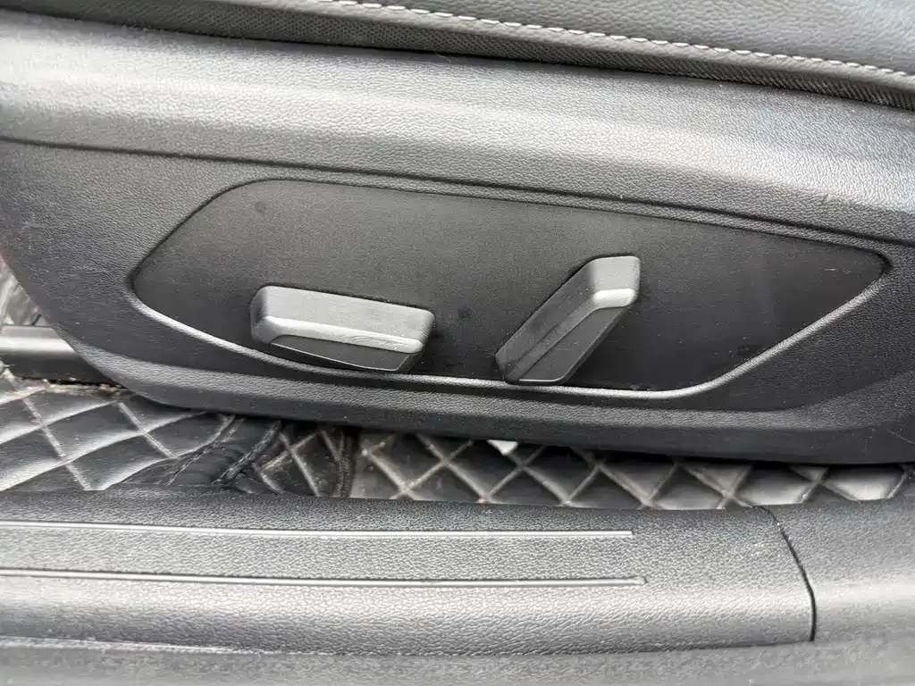 Hyundai Elantra — фото 10