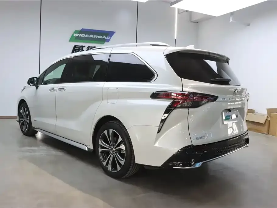 Toyota Granvia — фото 6