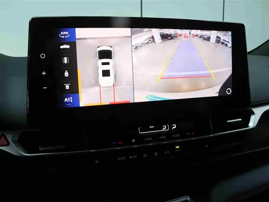 Toyota Granvia — фото 9
