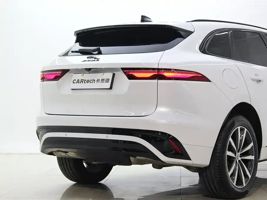 Jaguar F-PACE — фото 7