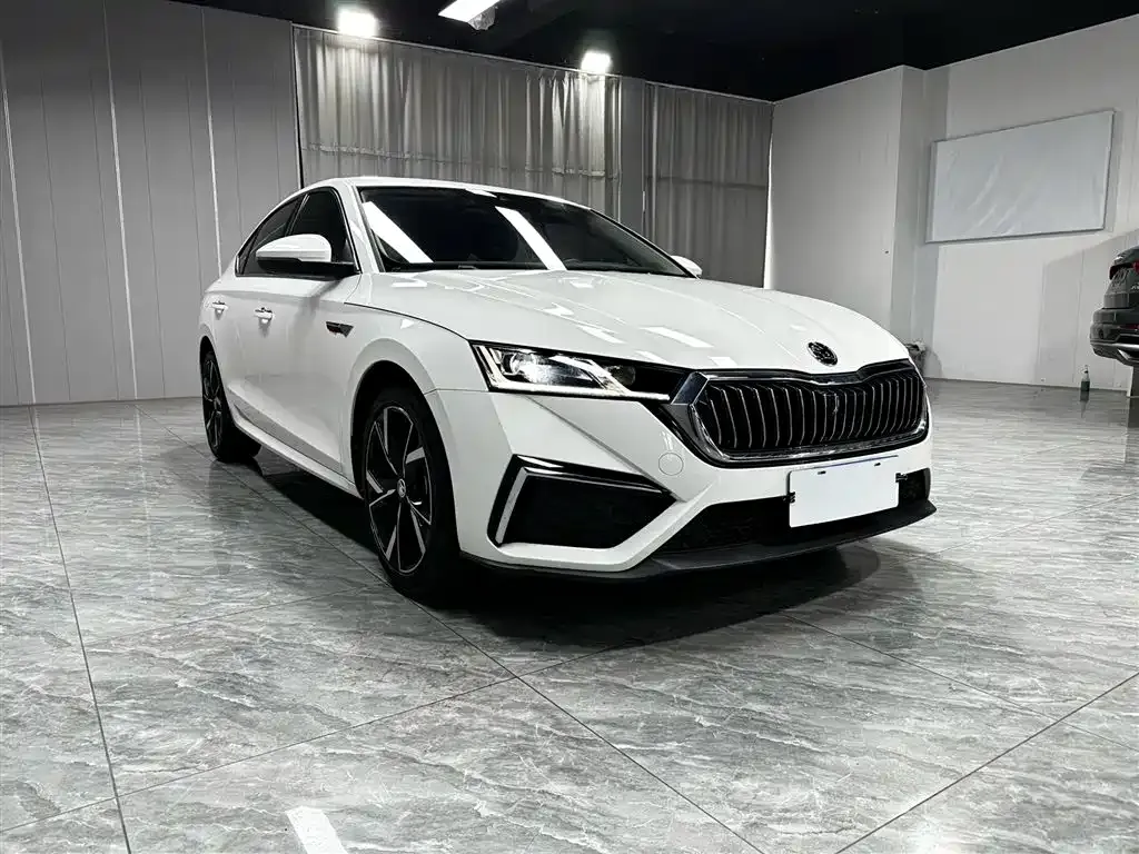Skoda Octavia — фото 4