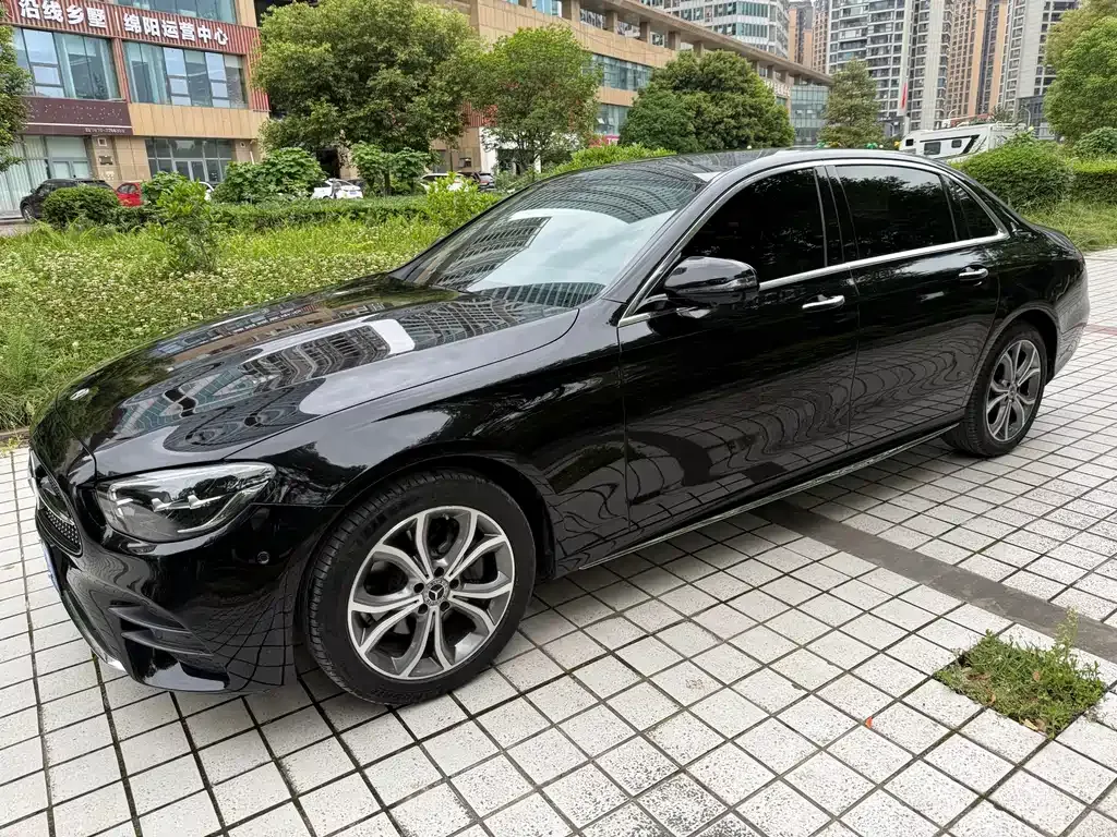 Mercedes-Benz E-Class — фото 10