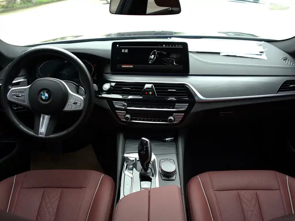 BMW 5 Series — фото 9