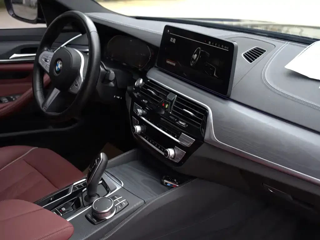 BMW 5 Series — фото 10