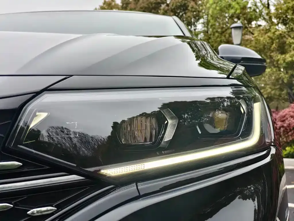 Volkswagen Passat — фото 3