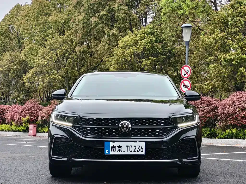Volkswagen Passat — фото 10