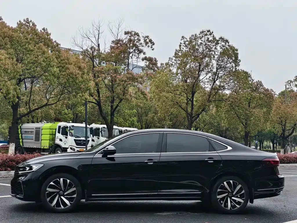 Volkswagen Passat — фото 8