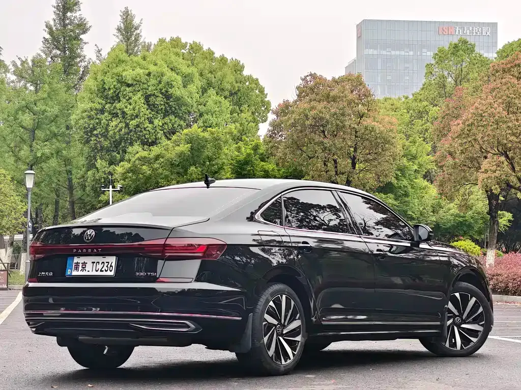 Volkswagen Passat — фото 7