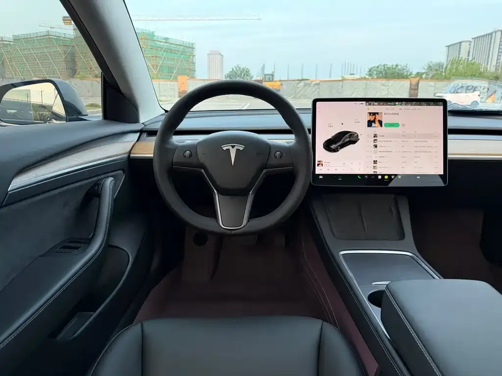 Tesla Model 3 — фото 2