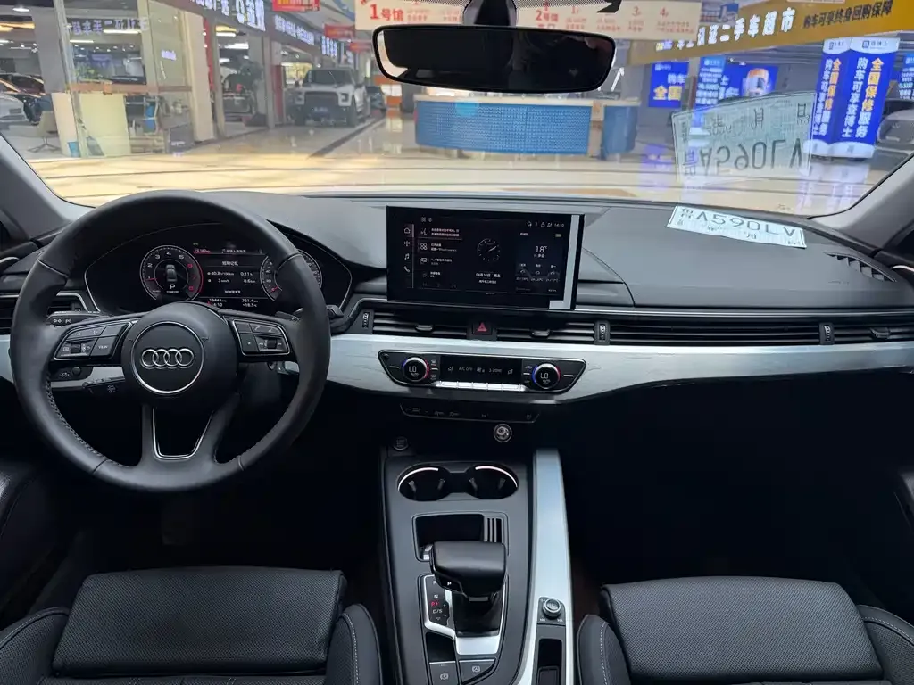 Audi A4L 2021 из CN, фото 3