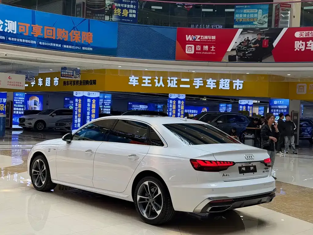 Audi A4L 2021 из CN, фото 6