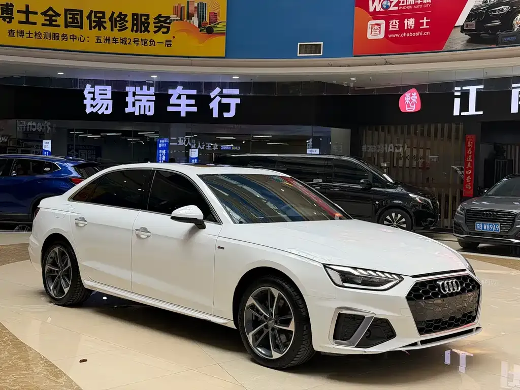 Audi A4L 2021 из CN, фото 4