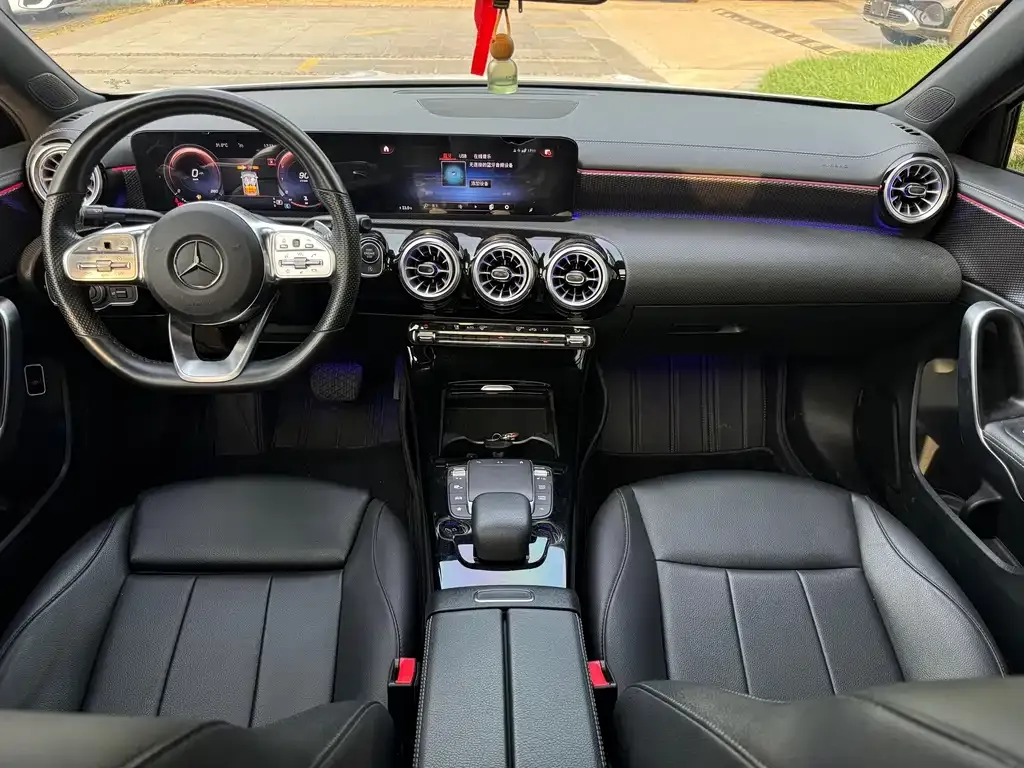 Mercedes-Benz A-Class — фото 10