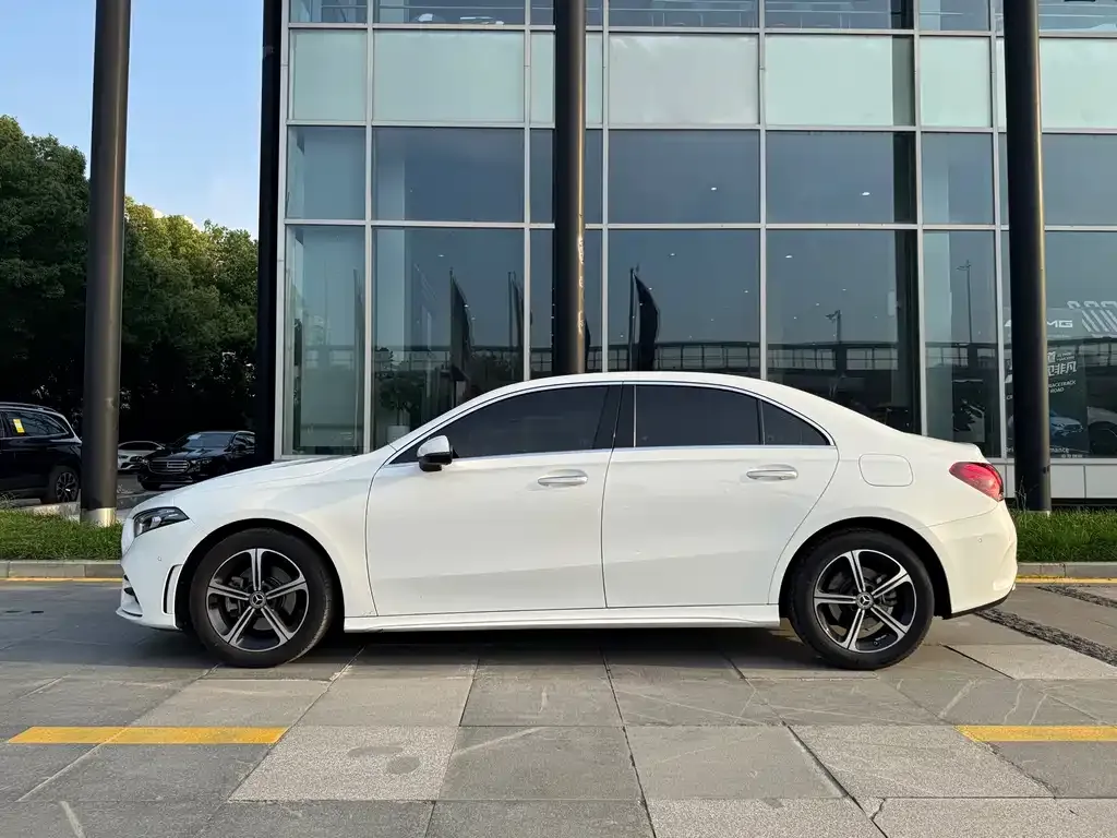 Mercedes-Benz A-Class — фото 4