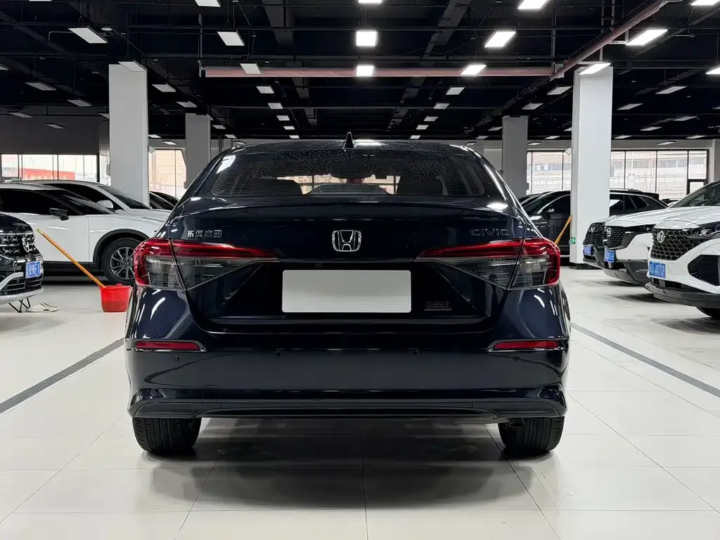 Honda Civic 2023 из CN, фото 2