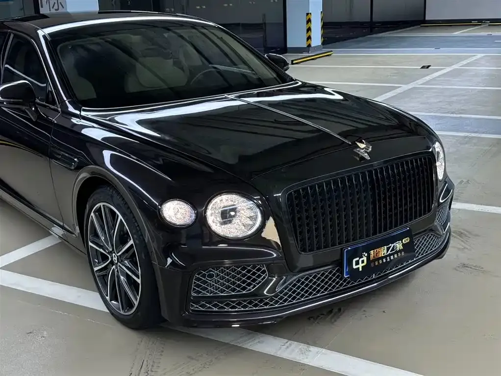 Bentley Flying Spur — фото 2