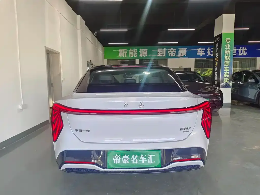Hongqi EH7 2024 из CN, фото 3