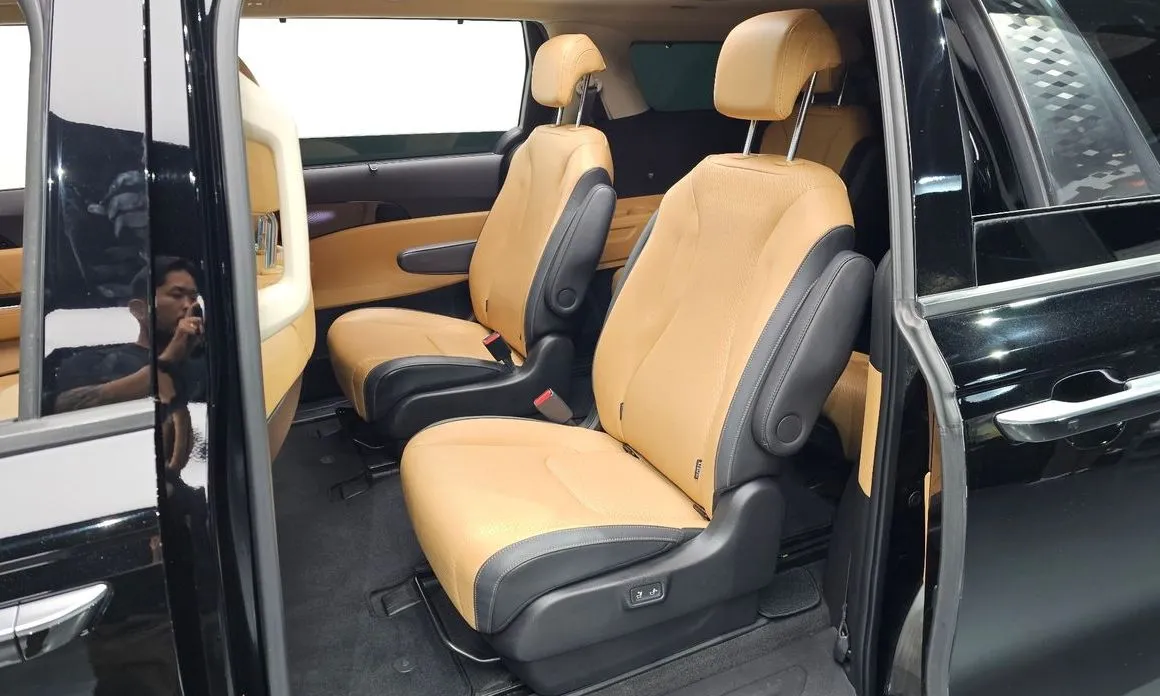 Kia Carnival — фото 10