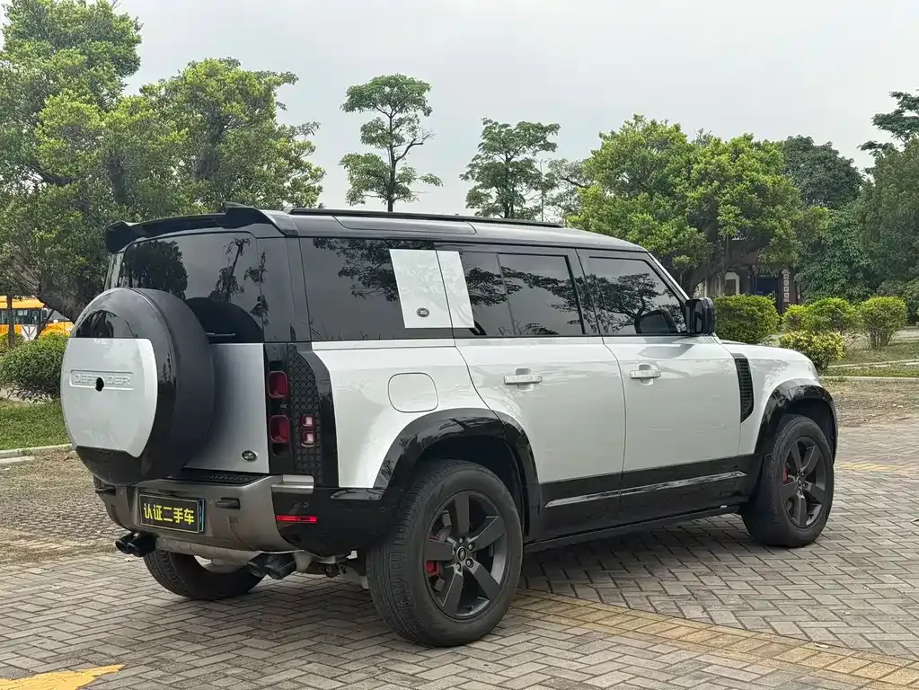 Land Rover Defender — фото 5