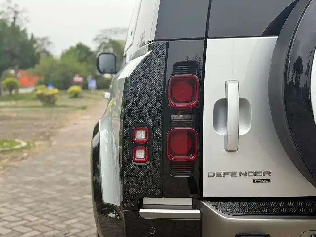 Land Rover Defender — фото 2