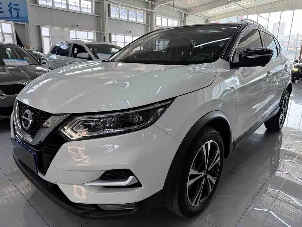 Nissan Qashqai — фото 1
