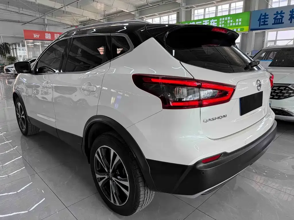 Nissan Qashqai — фото 10