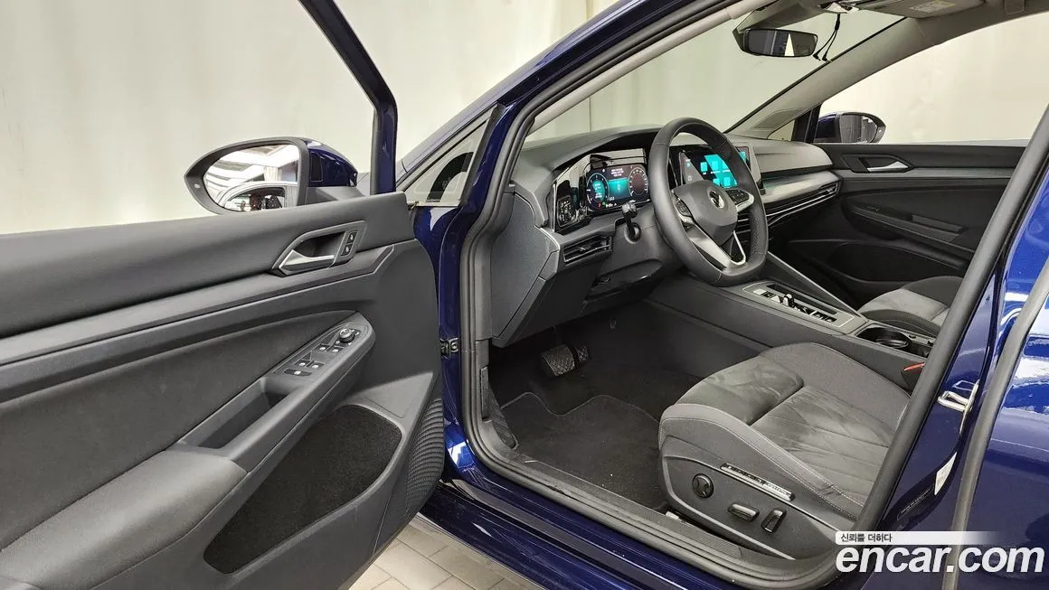 Volkswagen Golf 2022 из KR, фото 3