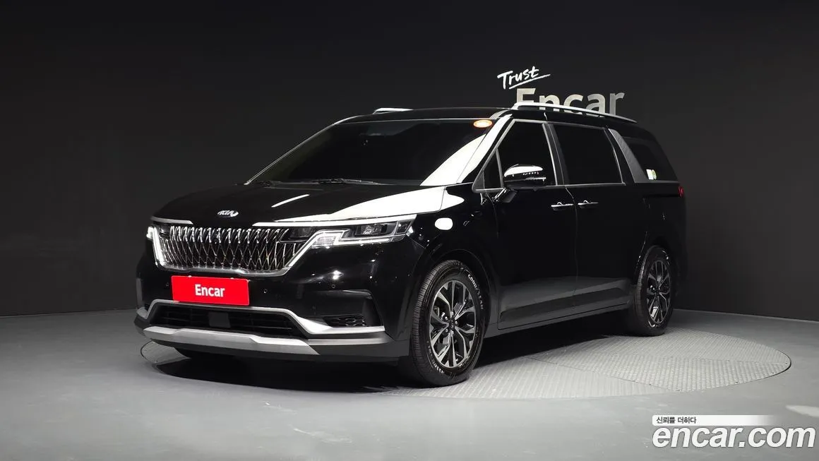 Kia Carnival — фото 1