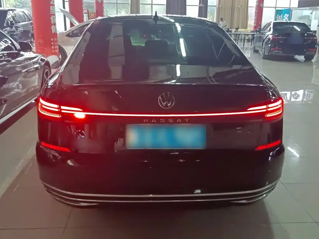 Volkswagen Passat — фото 6