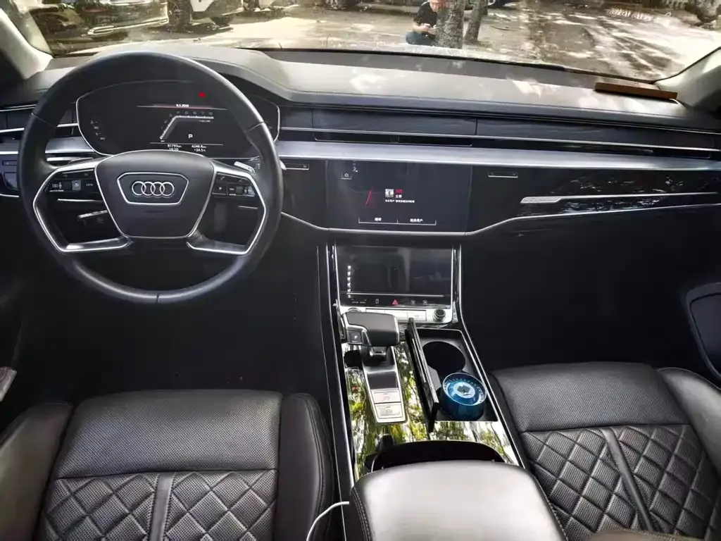 Audi A8 — фото 3