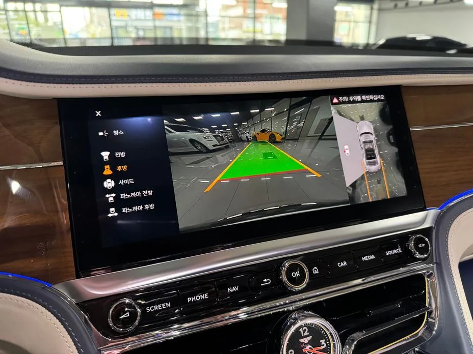 Bentley Flying Spur — фото 10