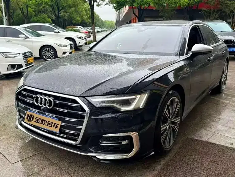 Audi A6L — фото 1
