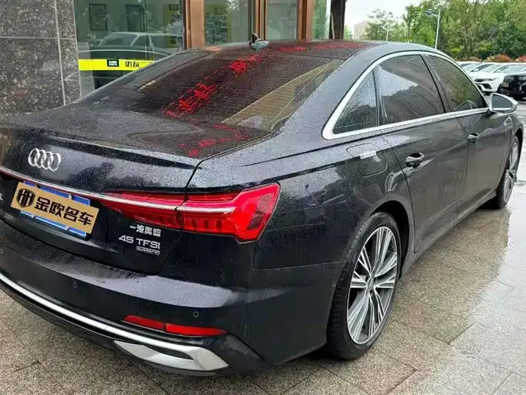 Audi A6L — фото 2