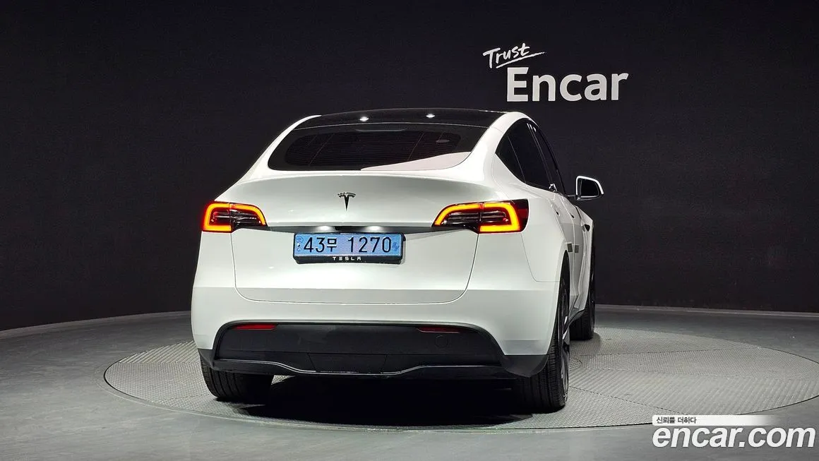 Tesla Model Y — фото 2