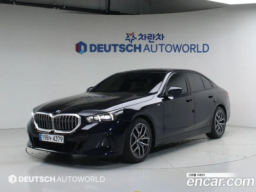 BMW 5-Series 2024 из KR, фото 1