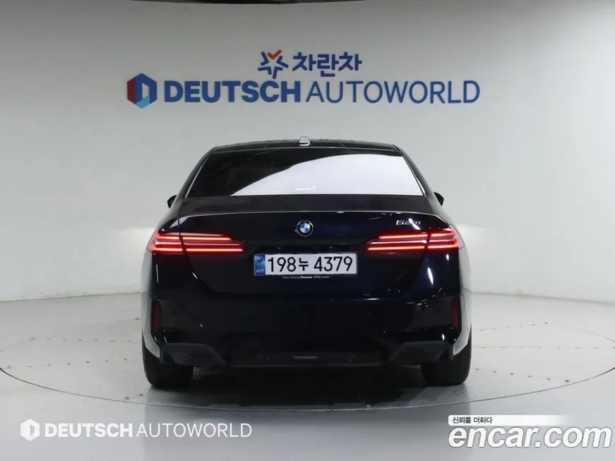 BMW 5-Series 2024 из KR, фото 8