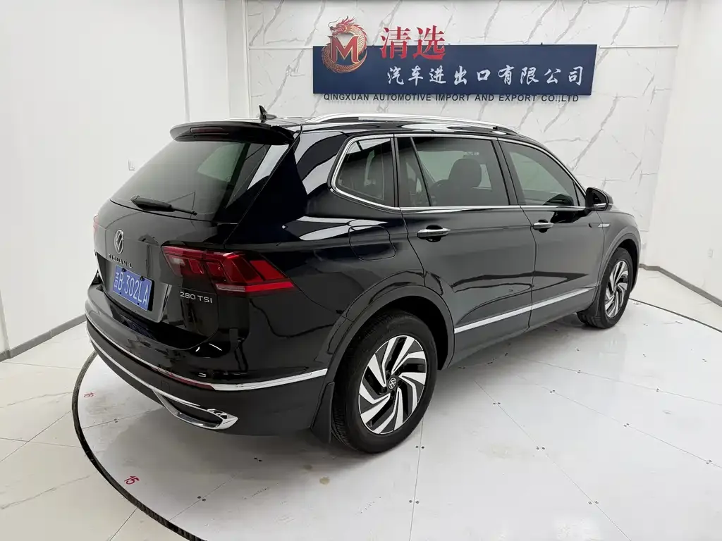 Volkswagen Tiguan L — фото 9
