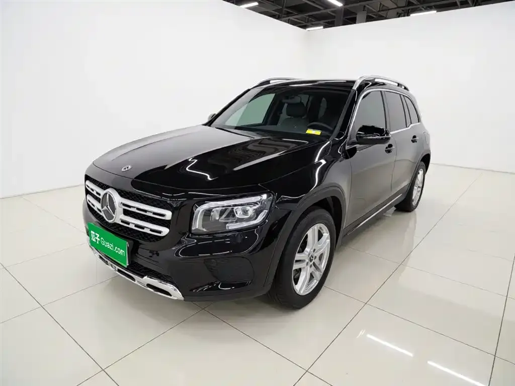 Mercedes-Benz GLB — фото 1