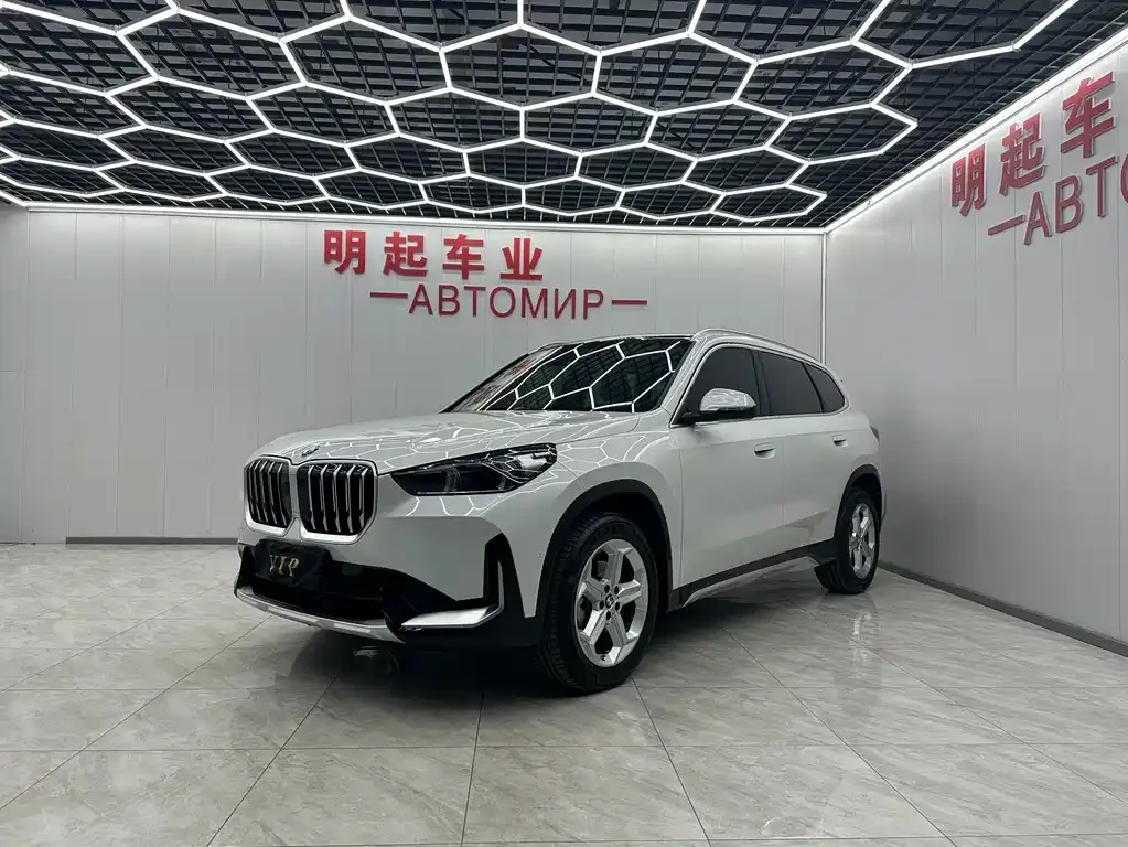 BMW X1 — фото 1