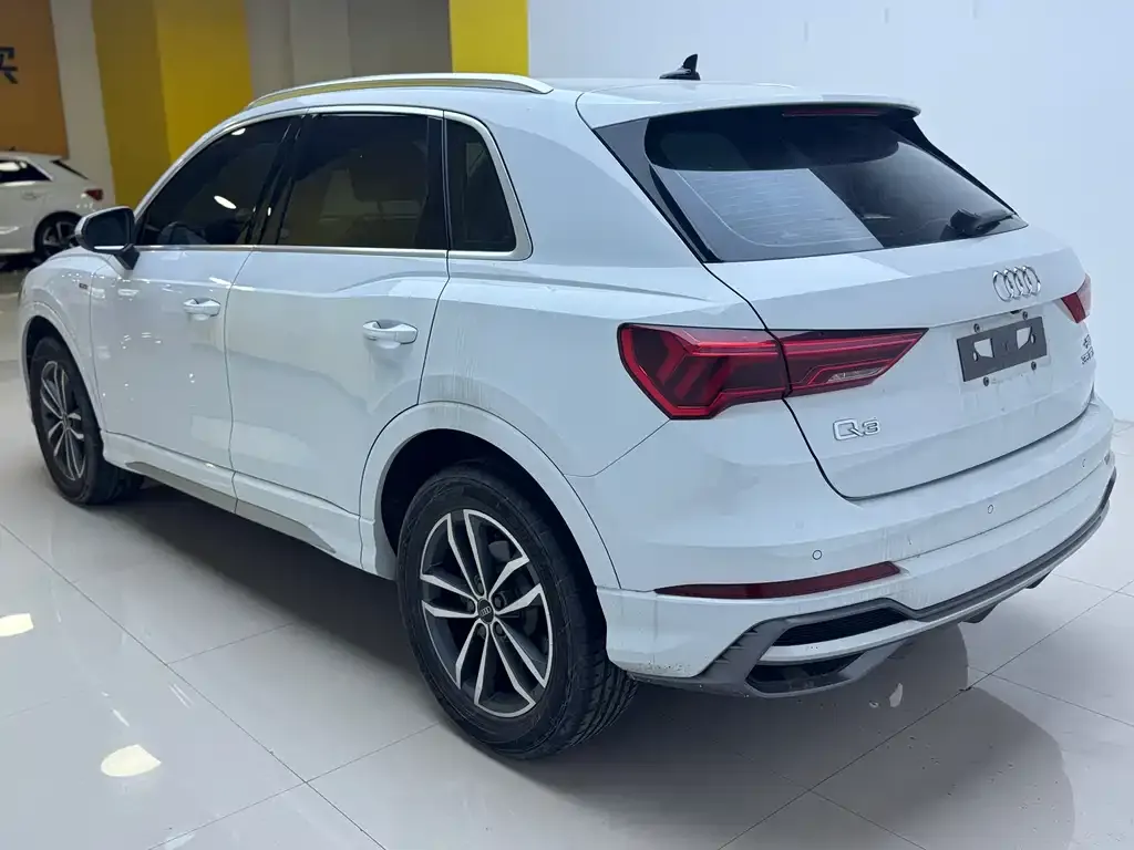 Audi Q3 2021 из CN, фото 3