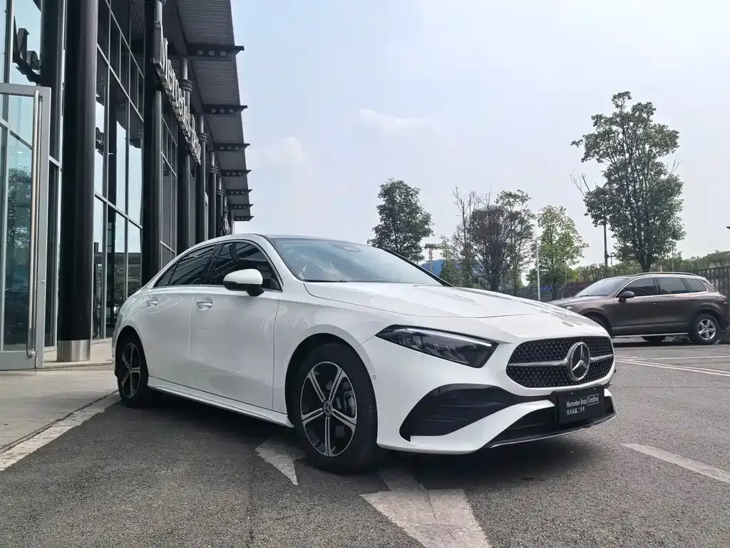 Mercedes-Benz A-Class — фото 9