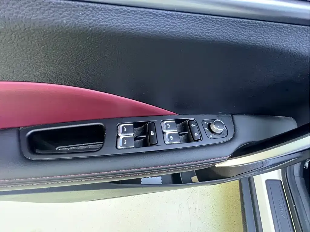 Geely Binyue 2022 из CN, фото 3