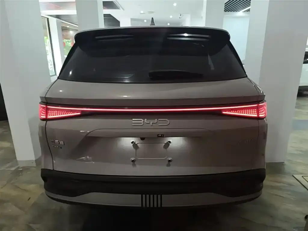 BYD Seal 05 DM-i — фото 8