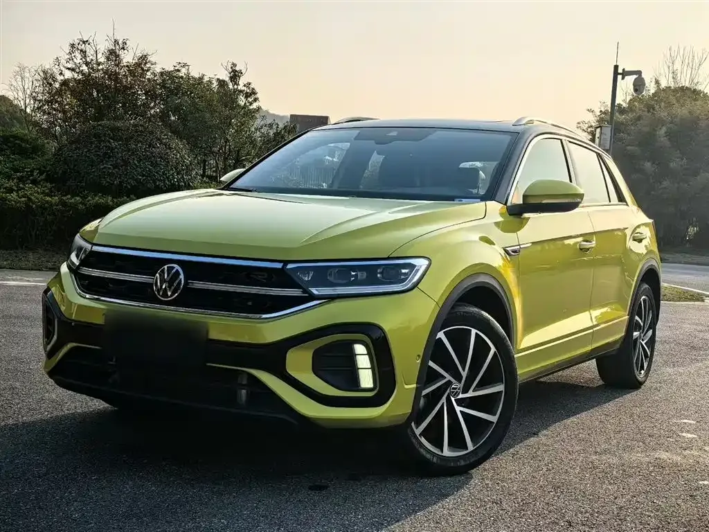 Volkswagen T-Roc — фото 1