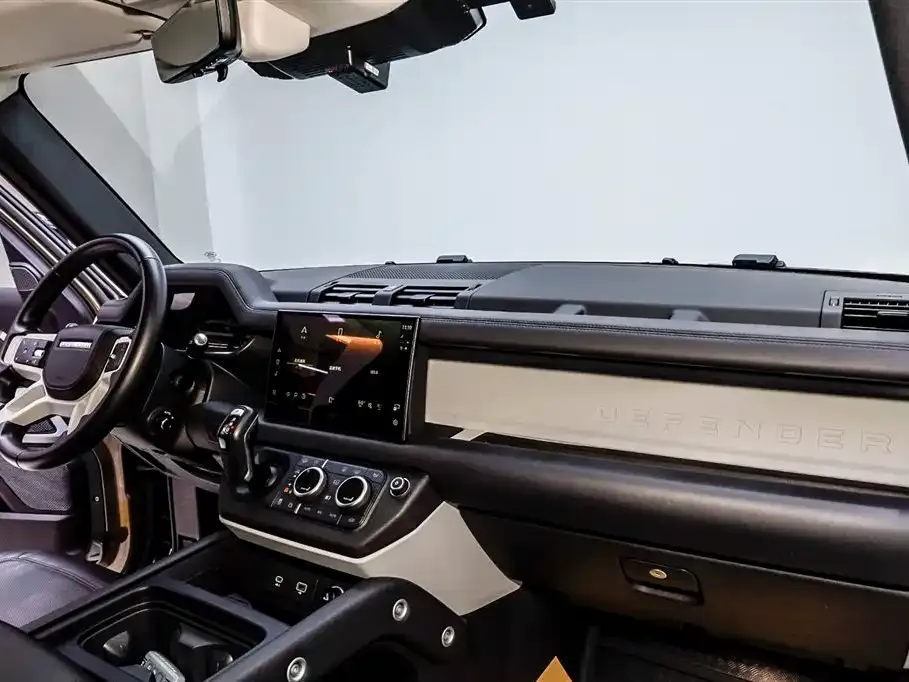 Land Rover Defender — фото 6