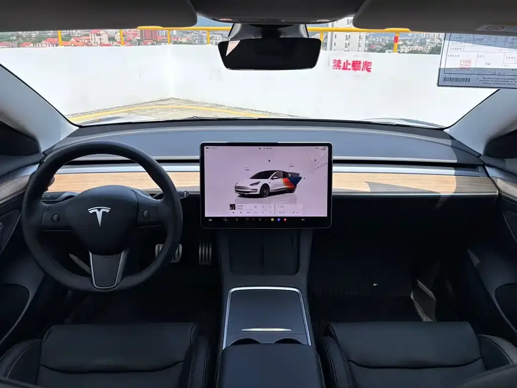 Tesla Model 3 — фото 10