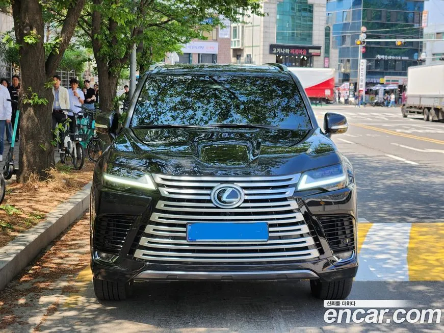 Lexus LX