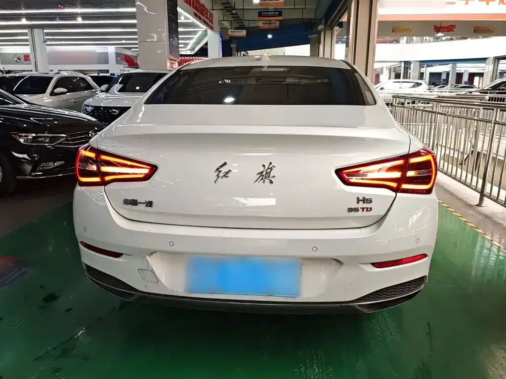 Hongqi H5 — фото 4
