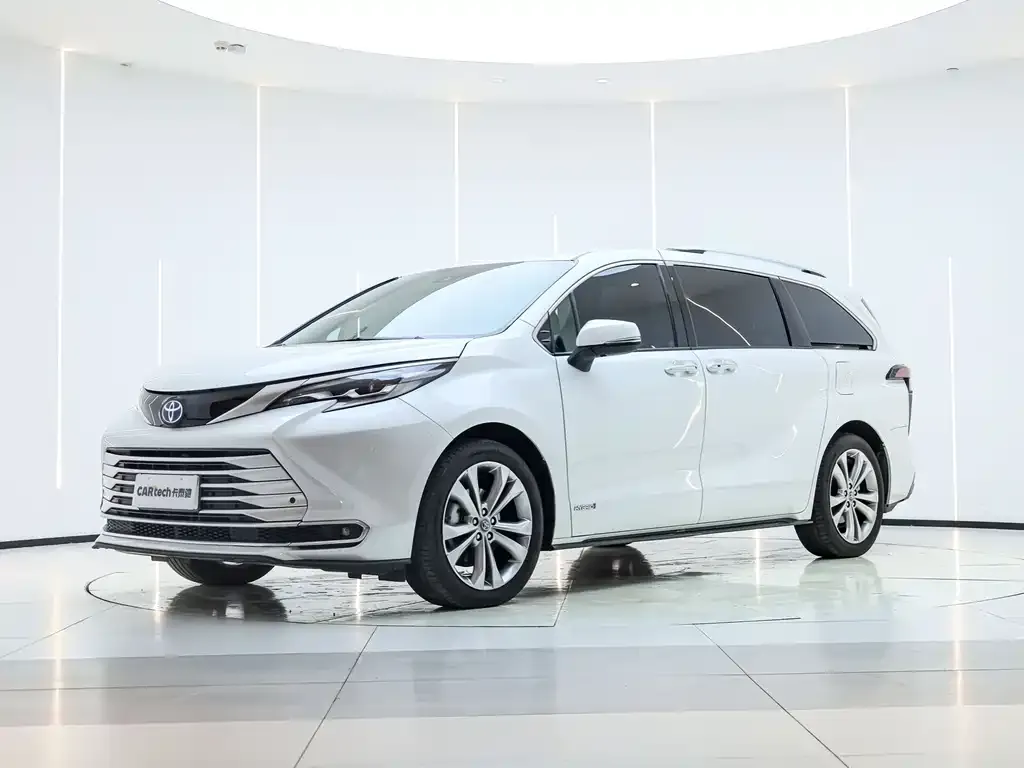 Toyota Sienna 2023 из CN, фото 1